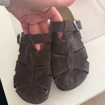 1600 TL’lik Terlik Ayıplı, İki Gün Sonra Kırıldı Ve Hepsiburada İncelemesi Reddetti