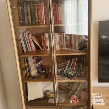Eksik Menteşe Kapakları Ve Yanıtsız Müşteri Desteği