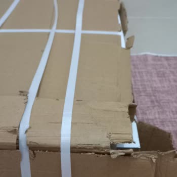 Kırık Dolap Parçası Ve Hasarlı Kargo İçin Değişim Ya Da İade