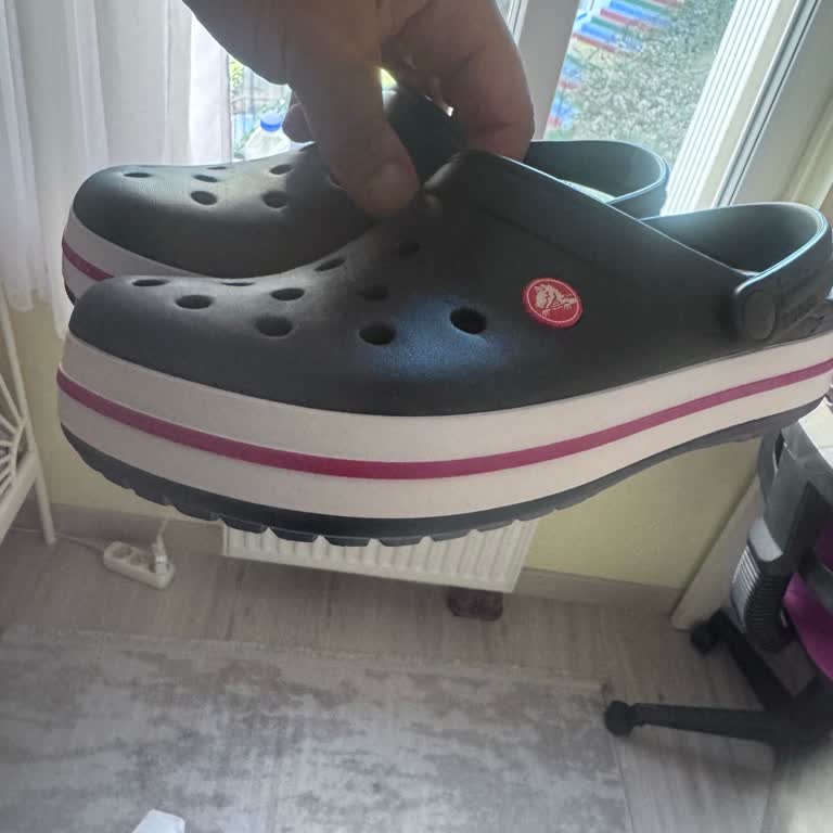 Eksik İphone 16 Ve Yanlış Crocs Terlik Hızlı Çözüm Bekliyorum