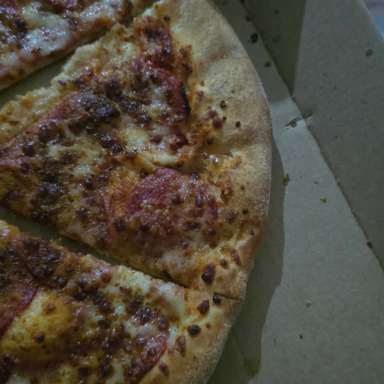Sarımsak Kenarı İstediğim Pizza Düz Kenarlı Geldi Ücret İadesi Talebi