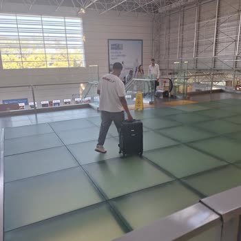 ETS Tur Negligence: Luggage Destroyed & Unsecured