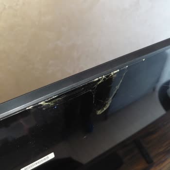 Kırık Samsung 65 İnç QLED TV Değişim Süreci 12 Gün Boyunca Uzatılıyor