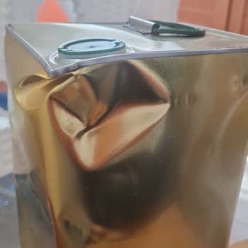 Yurtiçi Kargo’da Zeytinyağı Tenekelerinin Hasarı Ve Yardım Eksikliği