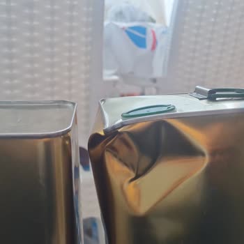 Yurtiçi Kargo’da Zeytinyağı Tenekelerinin Hasarı Ve Yardım Eksikliği