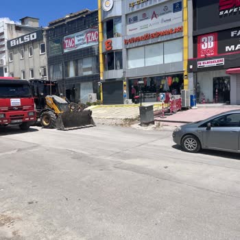 ASKİ Çalışması İçin Yol Kapatıldı, Bilgilendirme Yok Ve Personel Saygısız Davrandı