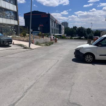 ASKİ Çalışması İçin Yol Kapatıldı, Bilgilendirme Yok Ve Personel Saygısız Davrandı