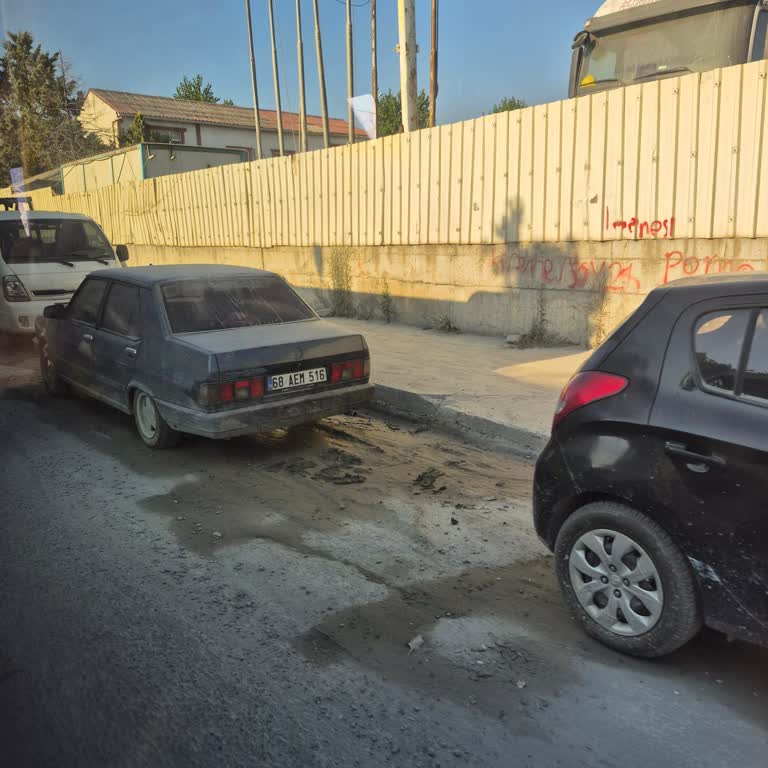 Habibler Pirinçci Köy Yolunda Çimento Tozu Ve Çamur Sorunu