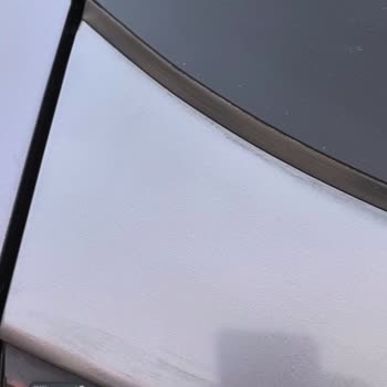 Araç Tesliminde Sakız Lekesi Ve Boya Hasarı