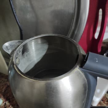 Kapağı Kırılan Ve Düğmesi Çalışmayan Grundig Çaydanlıkta Garanti Süreci Çözülmedi