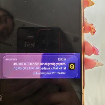 İstanbul Mall Of İstanbul Gratis Şubesinde İzinsiz Çift Çekim Ve Kasiyer İlgisizliği