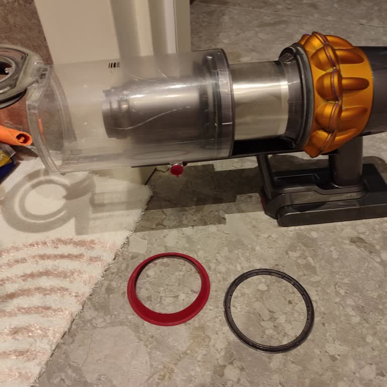 Dyson V15S Detect Kırmızı Kauçuk Parçasının Tekrar Eden Arızası Ve Garanti Dışı Çözüm Talebi