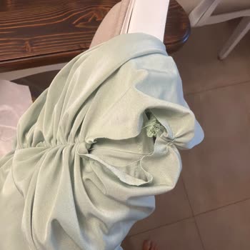 Defolu Elbise İçin İade Talebi Ve Çözüm Bekliyorum