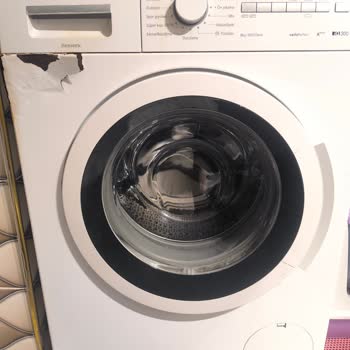 Siemens Çamaşır Makinesinde Kapak Ve Panelde Paslanma Ve Boya Atması Sorunu
