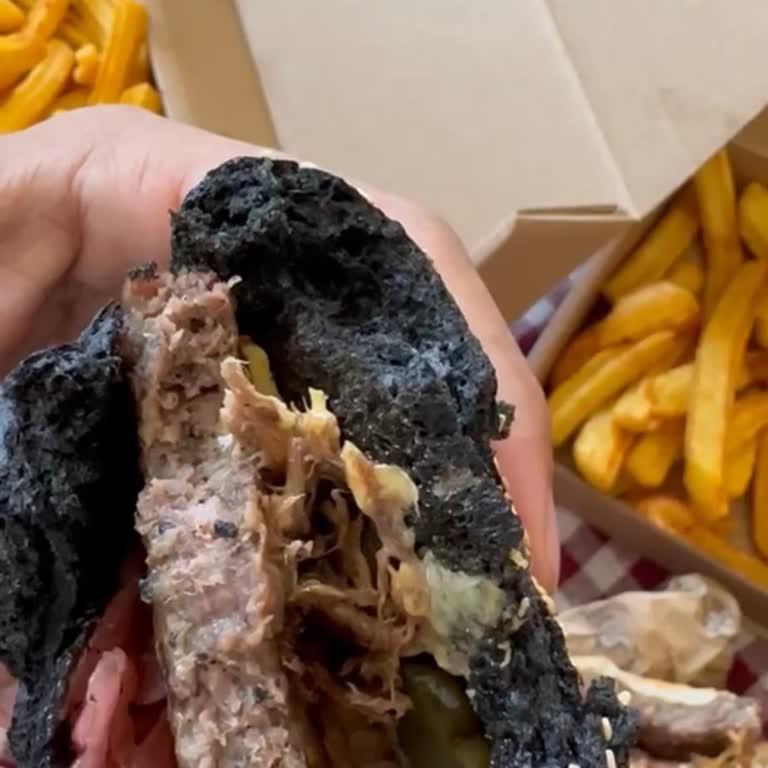 Hamburgerde Çok Sayıda Kurt Çıktı Gıda Güvenliği İhlali