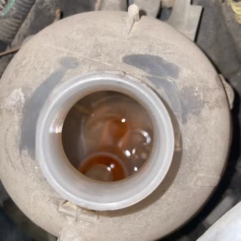 Motor Suyu Yok Ve Yağ Çamurlaşmış: Turgutlar Otomotiv'den Ücretsiz Onarım Talebi