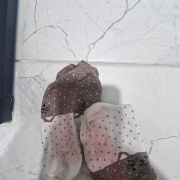 Terlikten Boya Sızması Çorapları Boyadı Ve Sağlık Riski Oluşturuyor