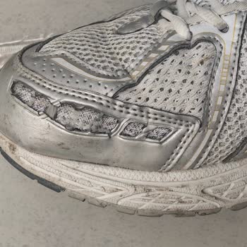 New Balance 1906R Modelinde 1 Ay Sonra Ön File Ve Dikiş Yırtılması