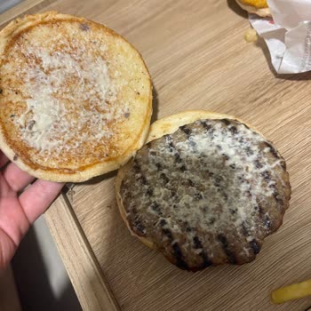 İki Saatte Gelen Eksik Ve Özensiz Burger