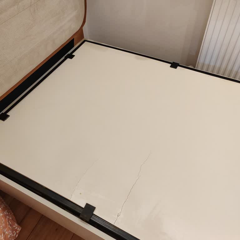 Garanti Kapsamındaki Çocuk Odası Bazası Aniden Kırıldı Ve Kullanılamaz Hale Geldi