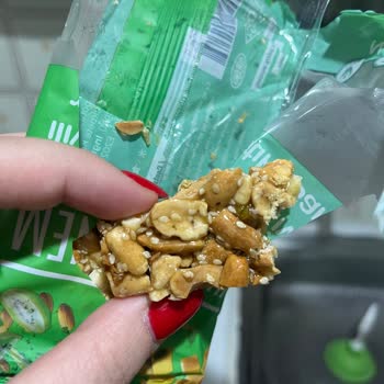 Kuru Tanem Atıştırmalık Ambalajında Böcek Çıkması Sağlık Ve Hijyen Endişesi