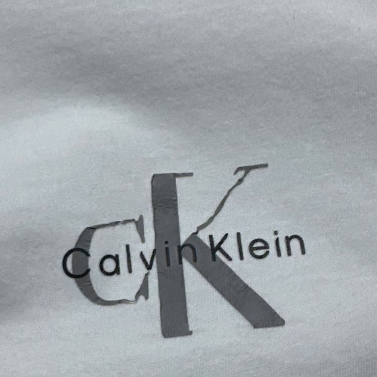 Boyner'den Alınan Calvin Klein Tişörtün Logosu Çözüldü, Değişim Talebi