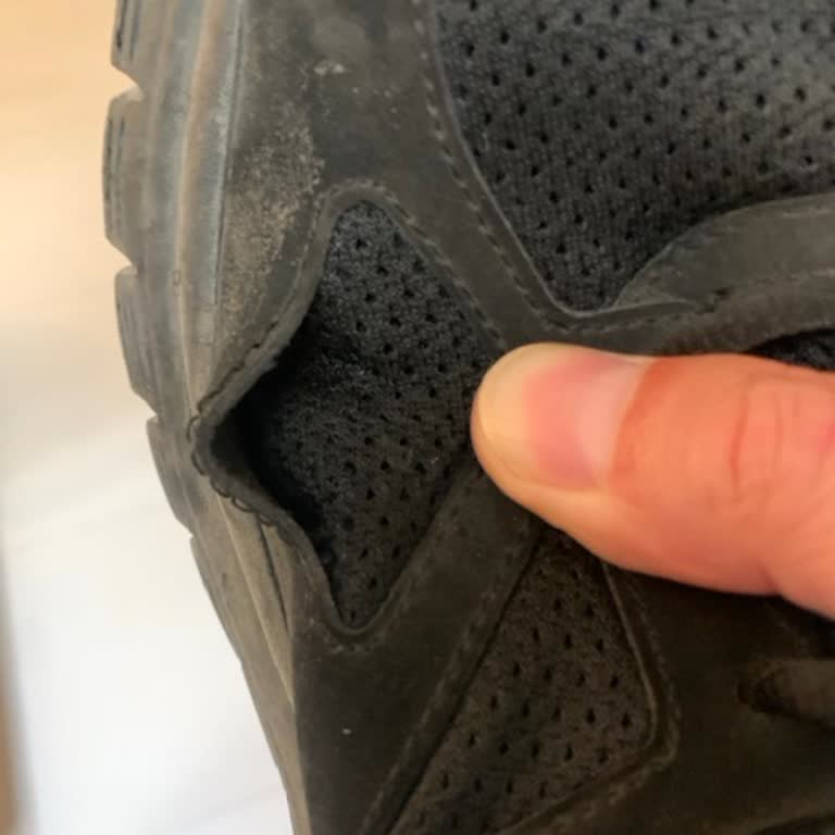 A101'in Ayıplı Skechers Ayakkabı Üzerindeki Dikiş Sorunu Ve İade Reddi