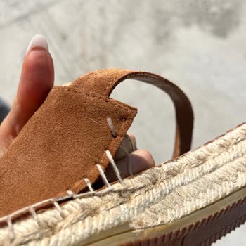 Hepsiburada’da Dikiş Hatası Olan Sandaletin İadesi Reddedildi