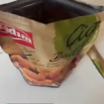 Tadım Çiğ Bademden Odun Parçası Çıktı!