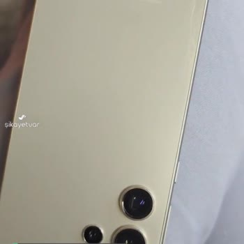 Samsung S24 Ultra Arka Kapak Kısmında Zedelenme