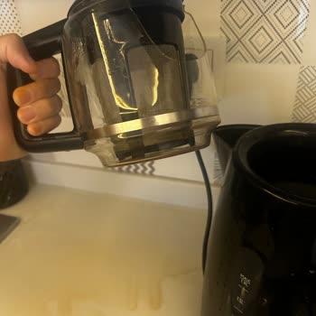 Philips Çaycısının Cam Demlik Aniden Kırıldı Ve Orijinal Yedek Parça Bulunamıyor