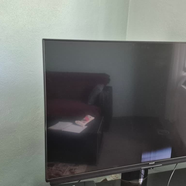 Arçelik Televizyon Ekranındaki Kendiliğinden Çizgi Ve Ayıplı Ürün Değişim Talebi