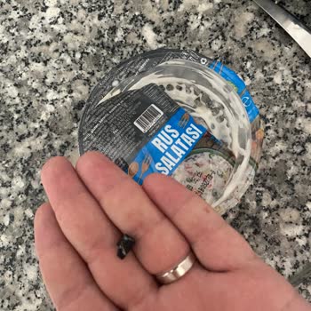 A101'deki Salata Yabancı Cisimle Dişimi Neredeyse Kırdı