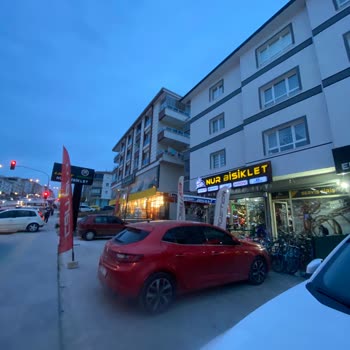 Ortak Kullanım Alanını Tente Ve Direklerle İşgal Eden Nur Bisiklet