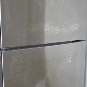 Garantili Buzdolabımda Çözülmeyen Lekeler Ve Servis Yanıtsızlığı