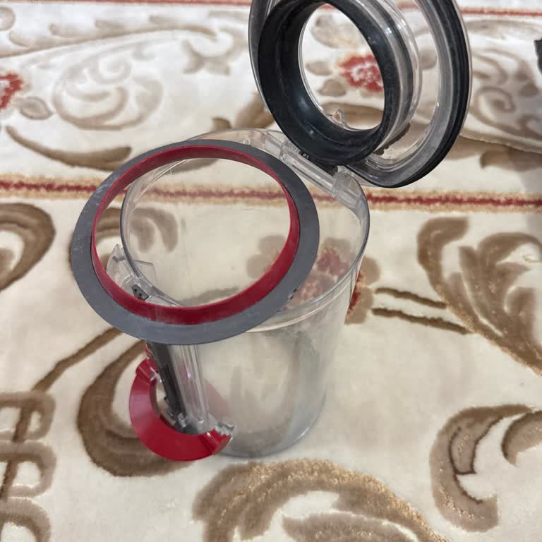 Dyson V15 Detect Kırık Toz Haznesi İçin Ücretsiz Değişim Talebim