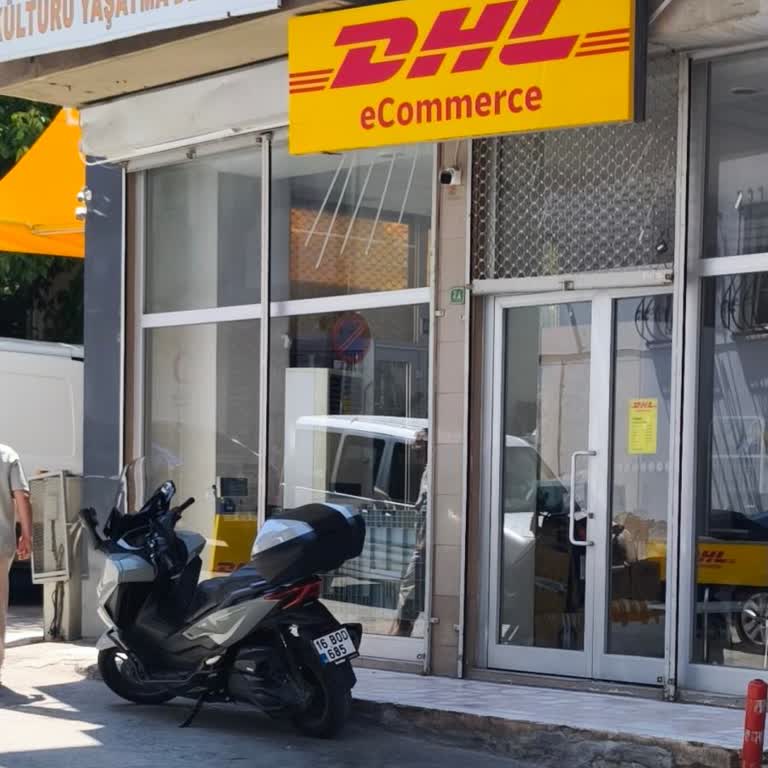 DHL Çalışanlarından Saygısız Davranış Ve Yanlış Araç Parkı