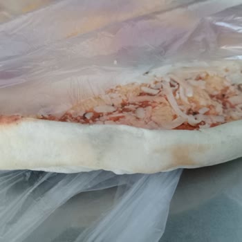Küflü Donuk Pizza Teslimatı Ve Etiket Manipülasyonu