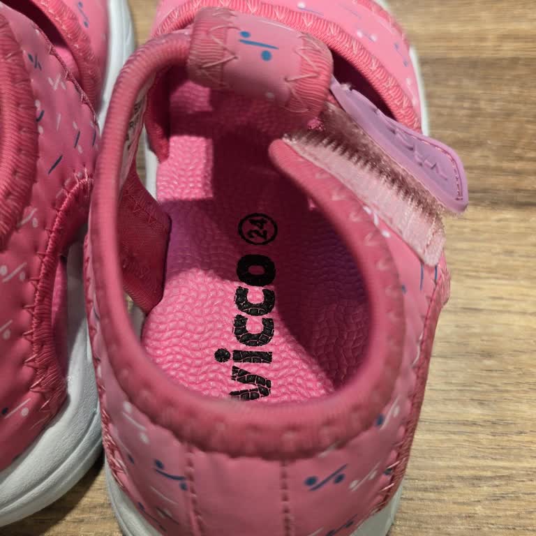 Defolu Vicco Çocuk Sandaleti Yaraladı, Mağaza 20 Gün Bekletti