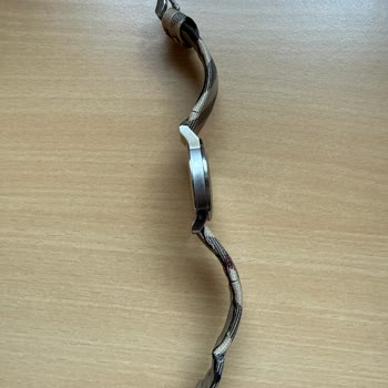 Az Kullanıma Rağmen Burberry Saat Kordonu Kırıldı, Orijinal Yedek Bulunamıyor