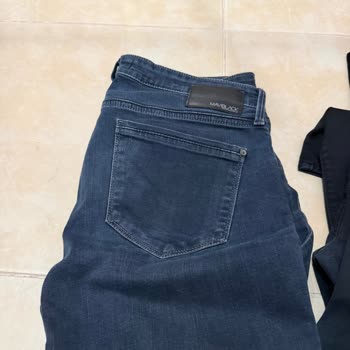 Mavi Pantolonlarda Hızlı Aşınma Ve Beyazlama: Mağaza Çözüm Reddediyor
