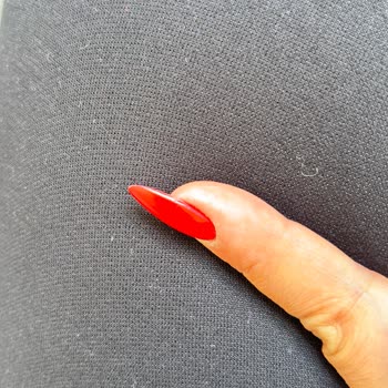 Deray Beauty Studio Tırnaklarım Kenarlardan Çatlamaya Ve Kırılmaya Başladı