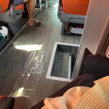 Gecikmiş Otobüs Ve Eski Araçta Yolcu Mağduriyeti