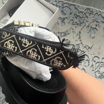 Trendyol’da Guess Sandaletinde Kırık Bant, Hemen Değişim Talebi