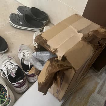 Gratis Kargo Zile Basmadan Kapıya Bırakıldı, Kutu Paramparça