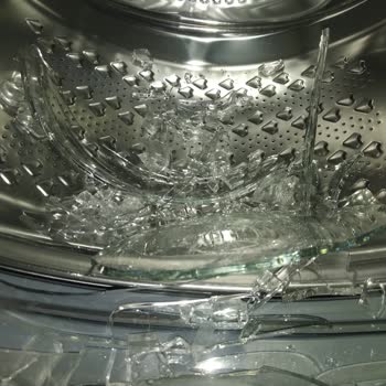 Patlayan Cam Kapağı Güvenlik Riski Ve Servis İhmaline Şikayet