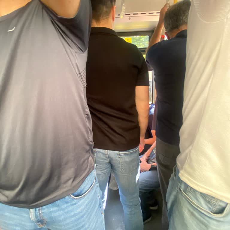 Yaz Aylarında IETT Otobüs Ve Metrobüslerde Klimanın Yetersizliği Yolculukları İşkenceye Dönüştürüyor