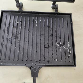 Kalitesiz Teflon Kaplamalı Tost Makinesi Ve Ücretsiz Değişim Talebi