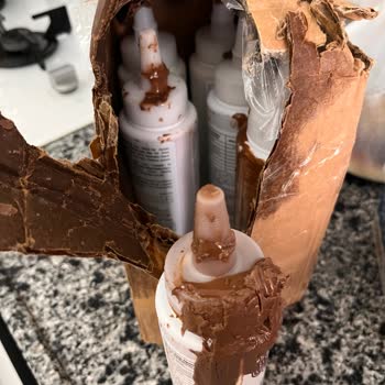 Melwiss Çikolata Siparişimde Patlayan Sos Paketleri Kullanılamaz