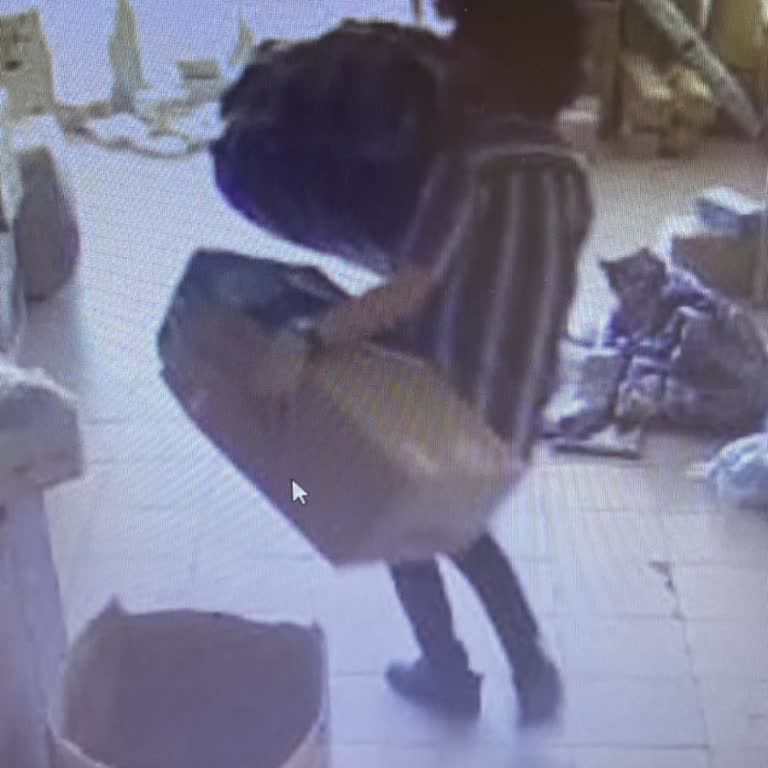Aras Kargo Büyük Koli İçinden Ürün Alıp Kayıp Bildirdi